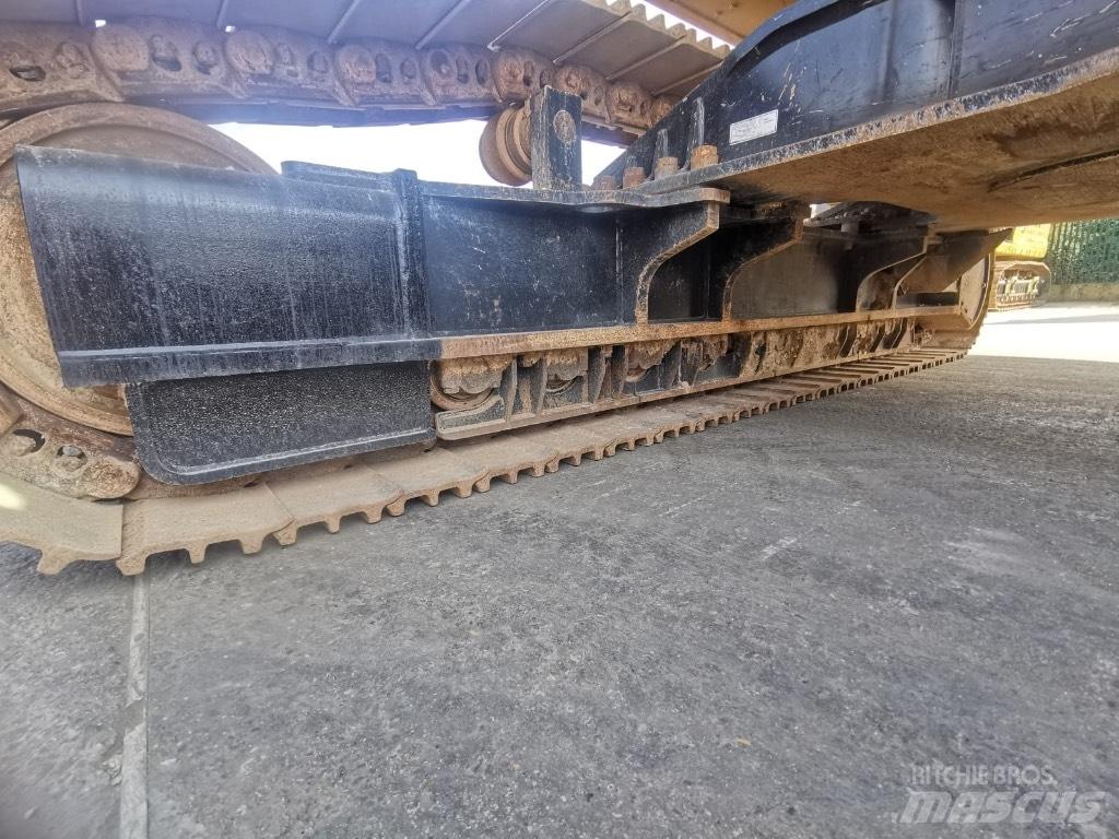 CAT 352 Гусеничні екскаватори