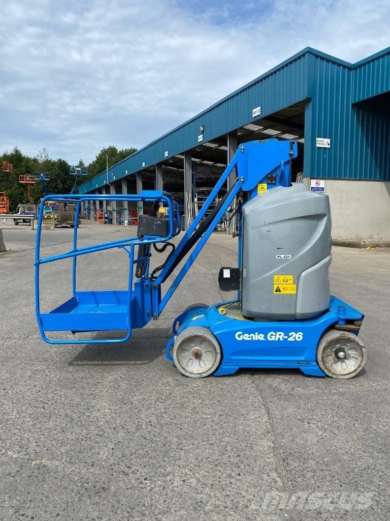 Genie GR 26 J Вертикальні щоглові підйомники