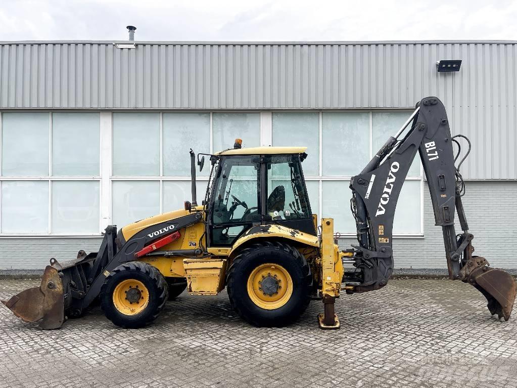 Volvo BL71 Екскаватори-навантажувачі