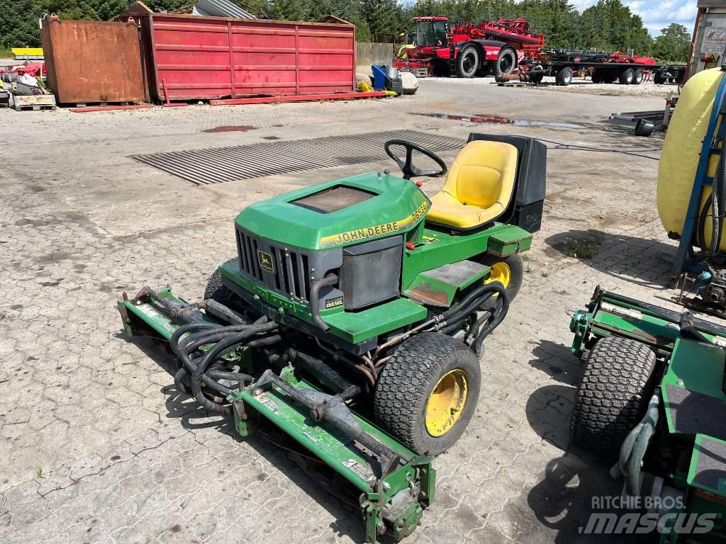 John Deere 2653 A Самохідні газонокосарки