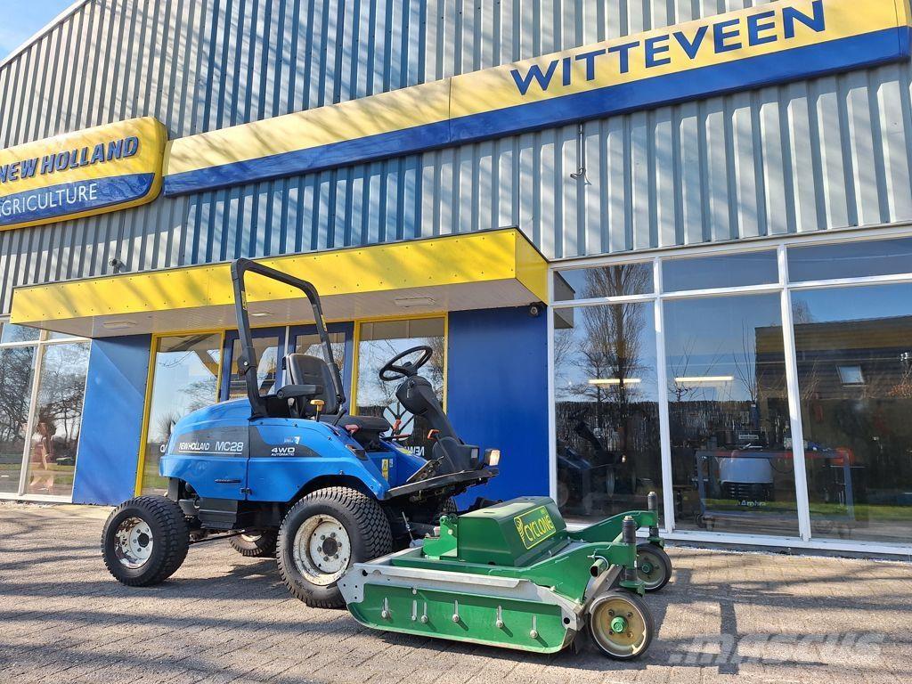 New Holland MC28 Самохідні газонокосарки