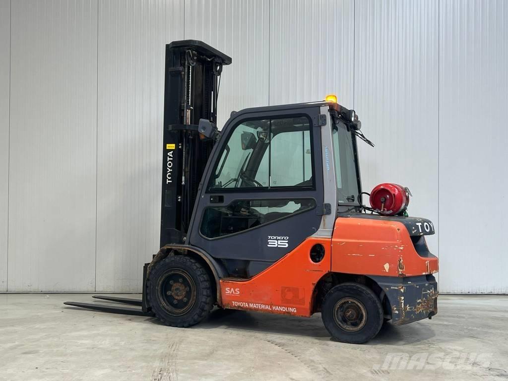 Toyota 02-8FGJF35 Газові навантажувачі
