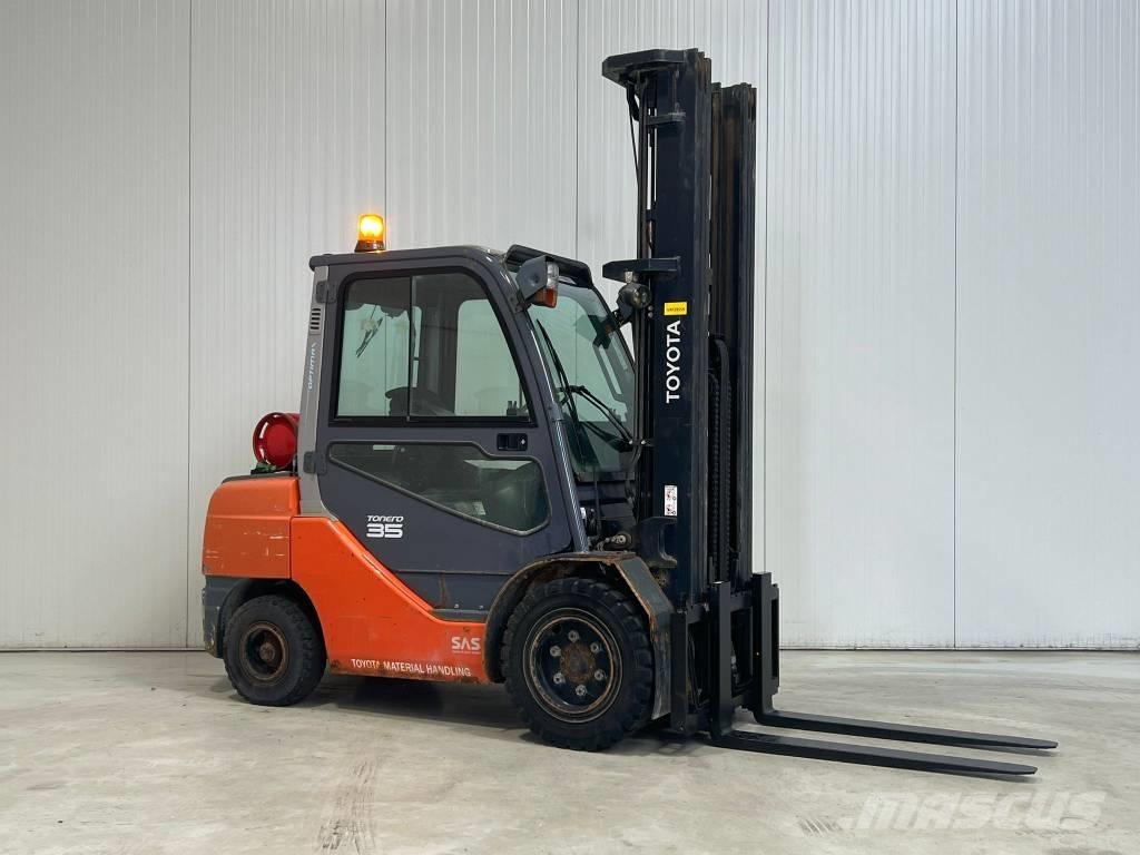 Toyota 02-8FGJF35 Газові навантажувачі