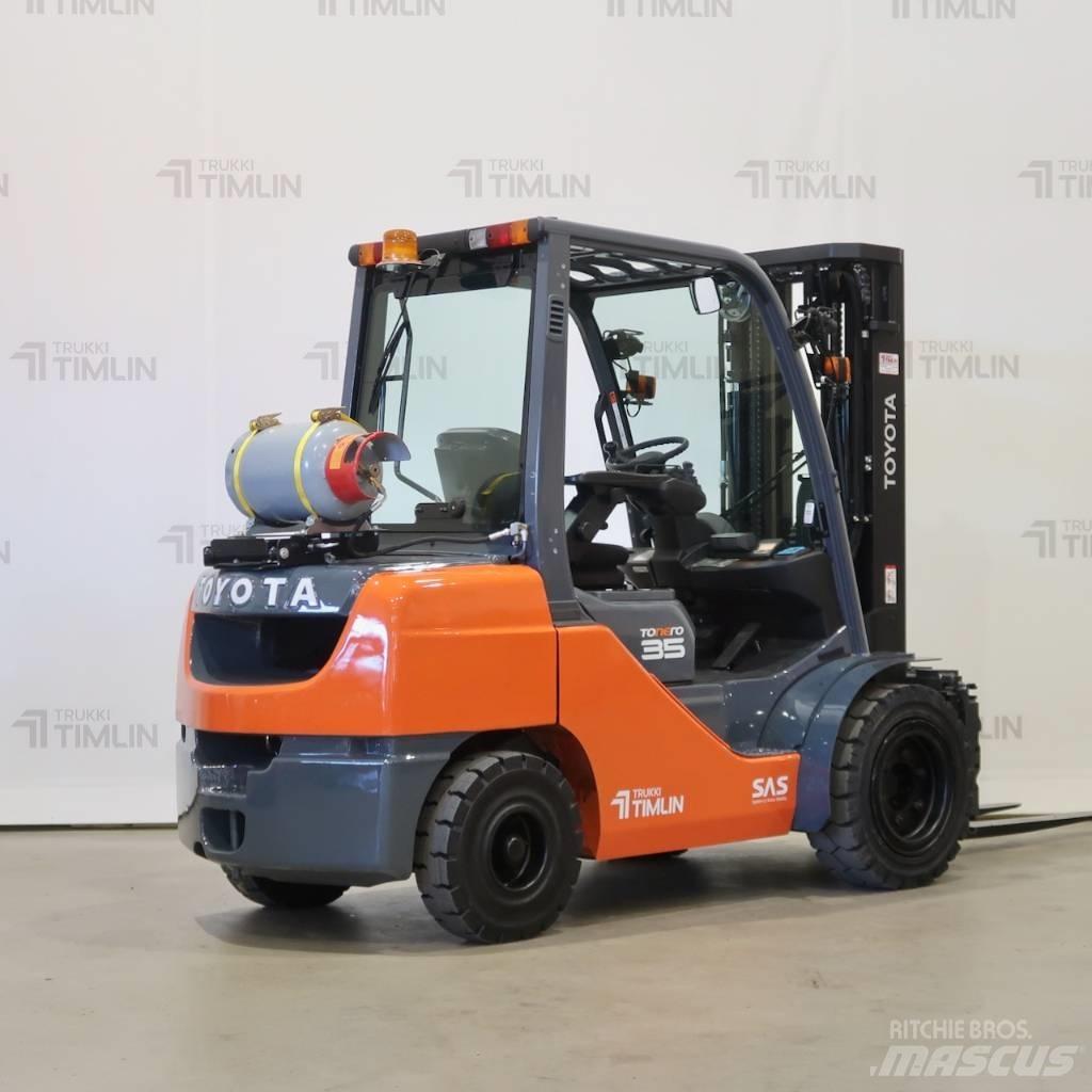 Toyota 02-8FGJF35 Газові навантажувачі