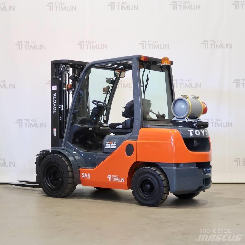 Toyota 02-8FGJF35 Газові навантажувачі