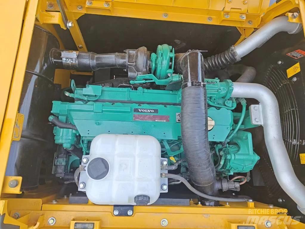 Volvo EC 300 Гусеничні екскаватори