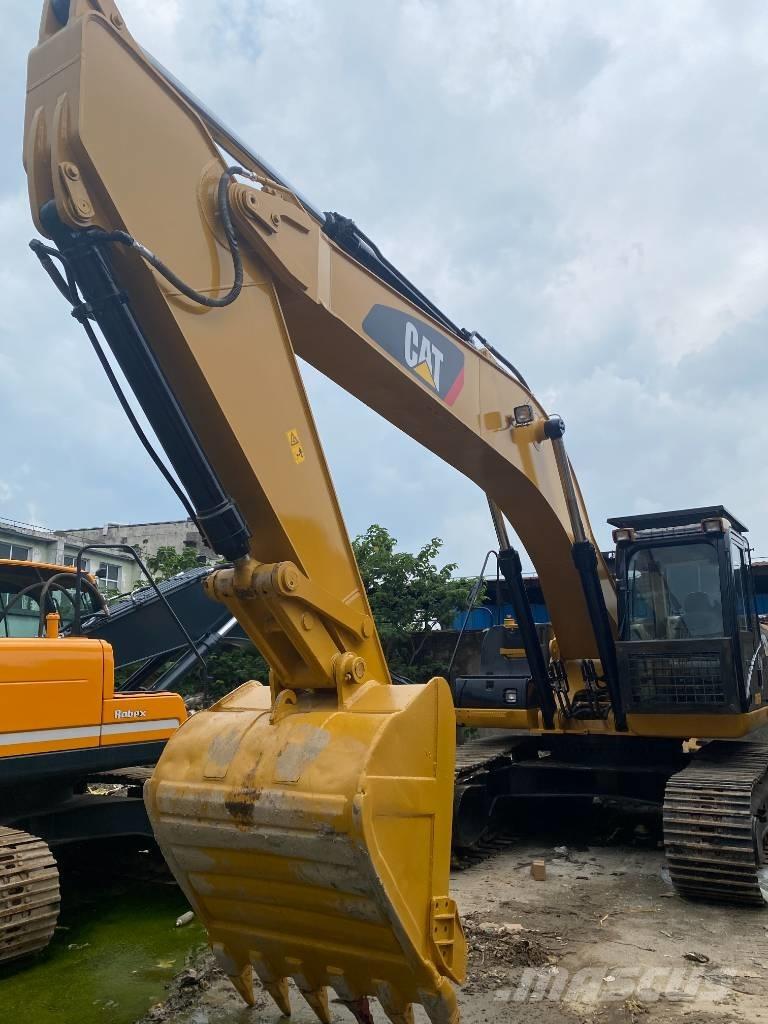 CAT 330 D Гусеничні екскаватори