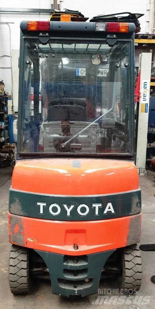 Toyota 7 FBMF 25 Електронавантажувачі