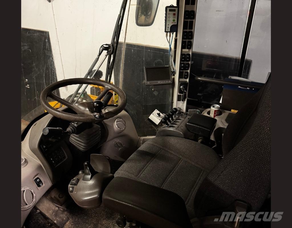 Volvo L70F Фронтальні навантажувачі