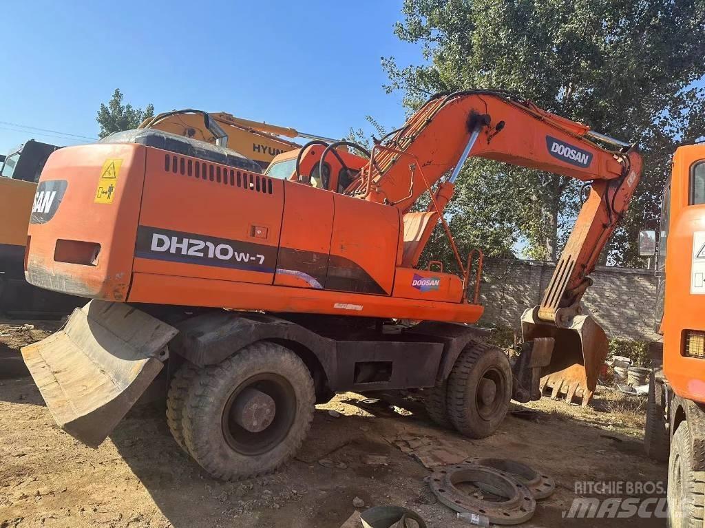 Doosan DH 210 W Колісні екскаватори