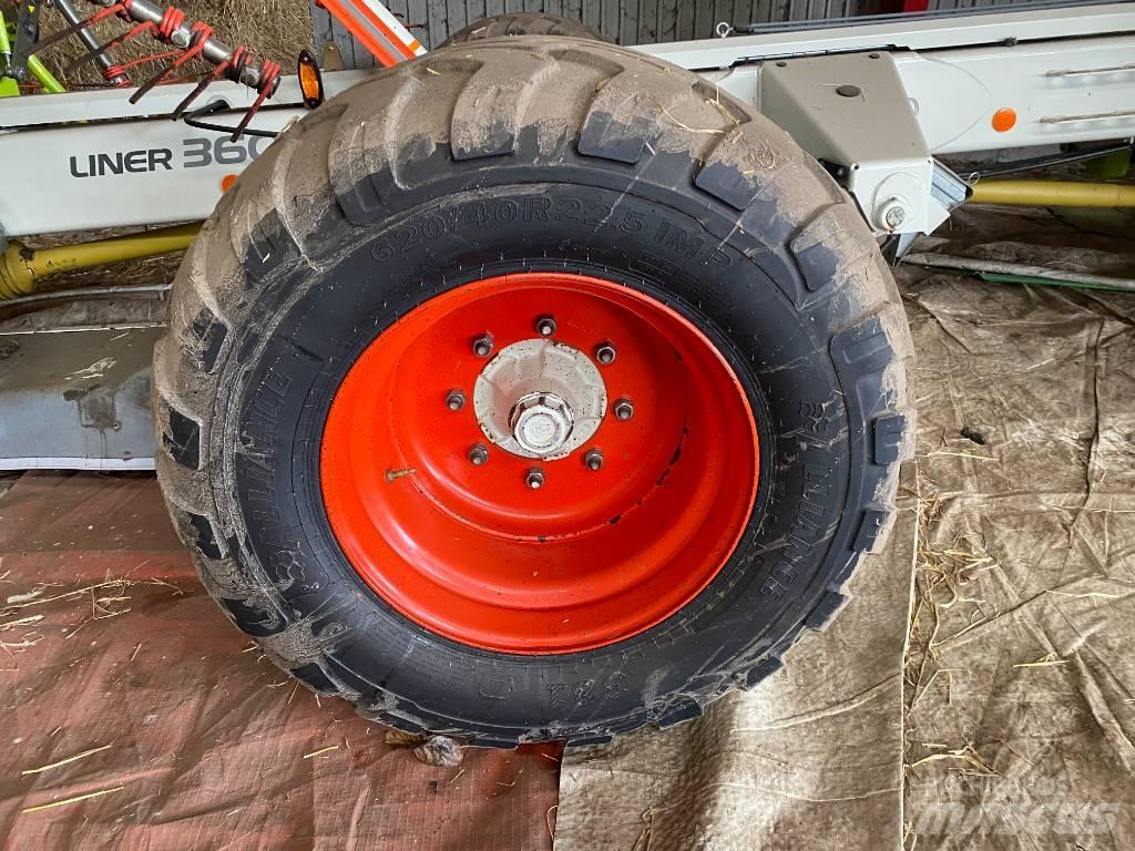 CLAAS Liner 3600 Граблі і сінозворушувачі