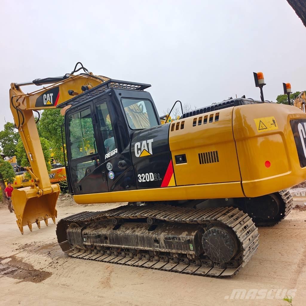 CAT 320 D2L Гусеничні екскаватори
