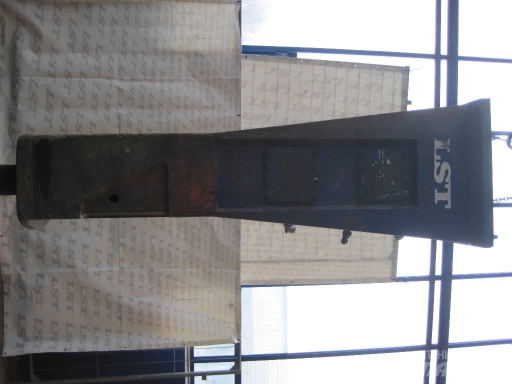 LST XB 3100 Плуги
