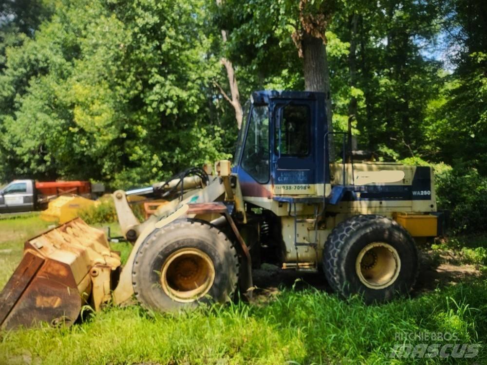Komatsu WA 250 Фронтальні навантажувачі