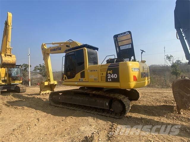 Komatsu PC 240-8 Гусеничні екскаватори
