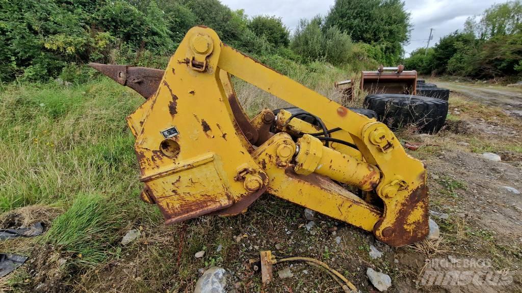 Komatsu D85 Шасі