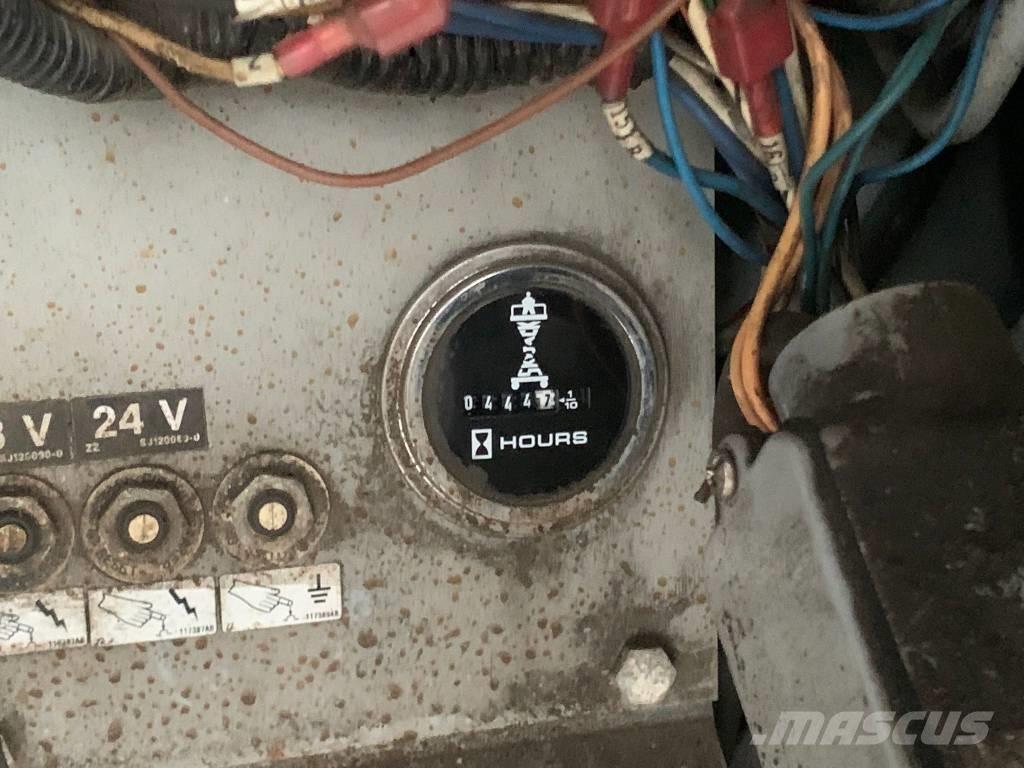 SkyJack SJ 8841 Підйомники-ножиці