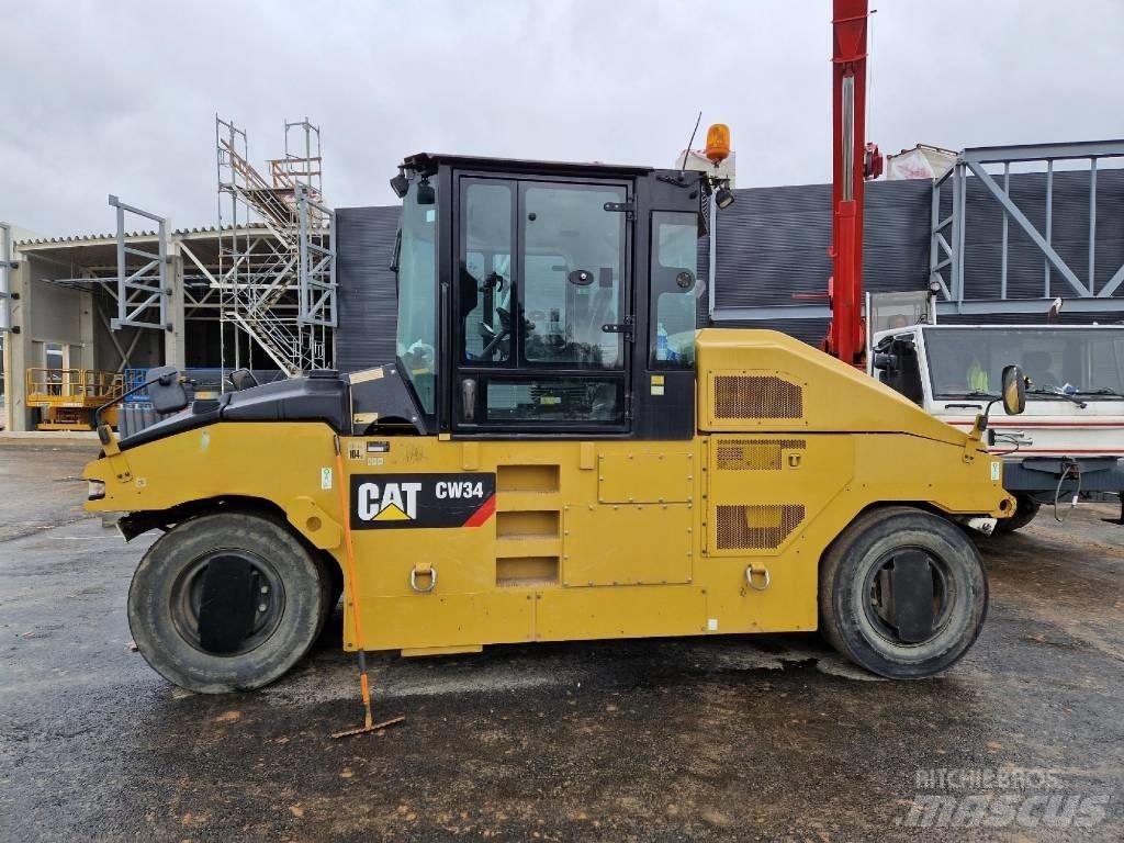 CAT CW34 Пневматичні катки