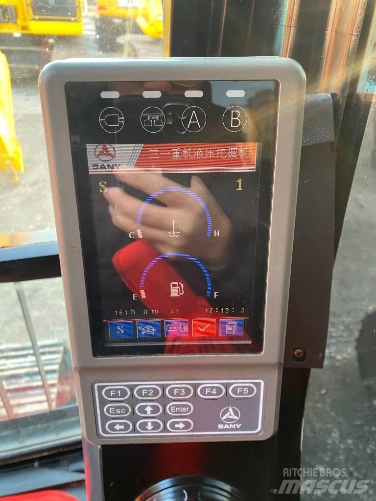 Sany 215C Гусеничні екскаватори