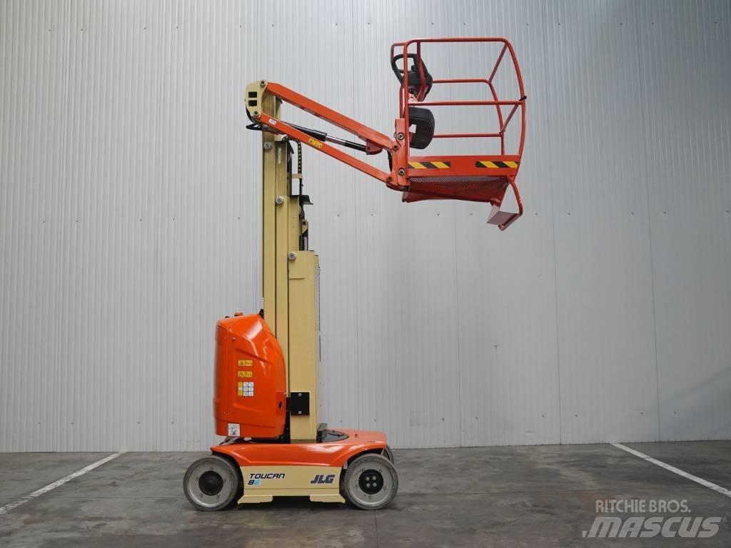 JLG Toucan 8 E Вертикальні щоглові підйомники