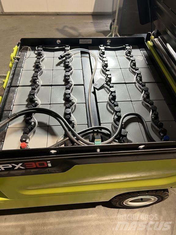 Clark EPX30i Електронавантажувачі