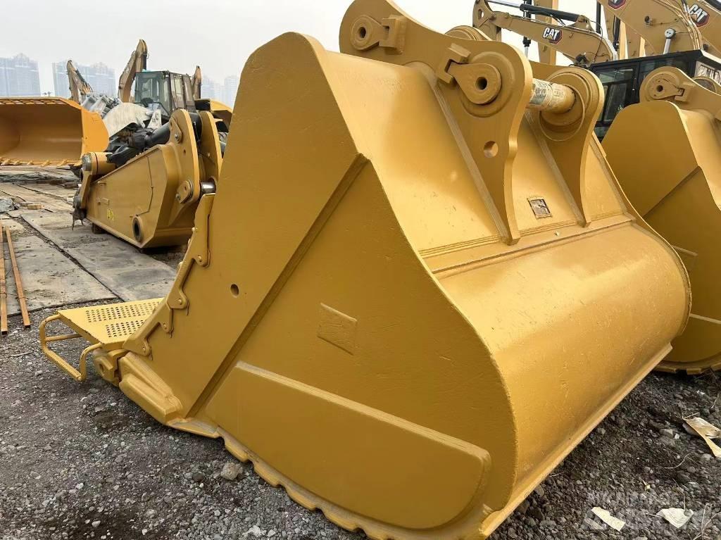 CAT 2020 CAT 390F Колісні екскаватори