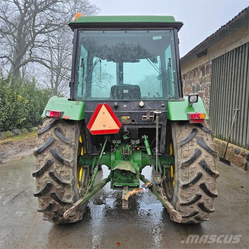 John Deere 2040 Трактори