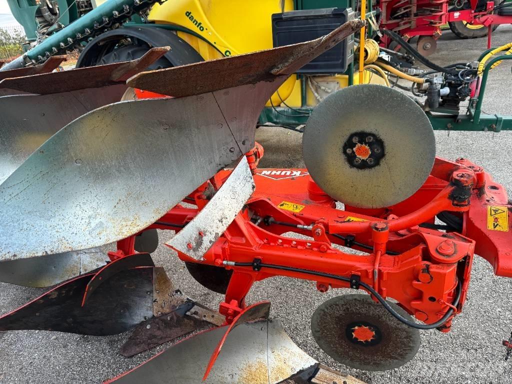 Kuhn Vari-Master 123 Реверсивні плуги