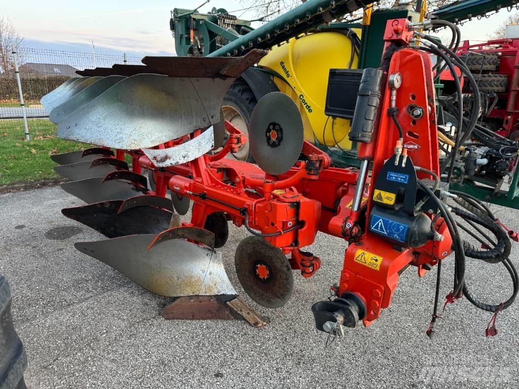 Kuhn Vari-Master 123 Реверсивні плуги
