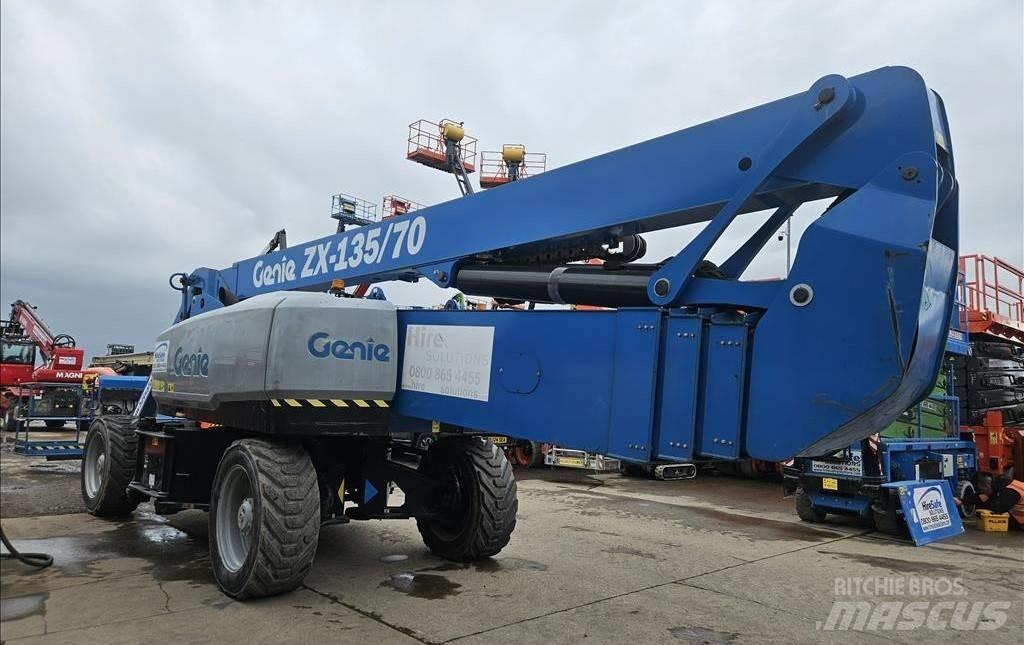 Genie ZX 135/70 Колінчаті підйомники
