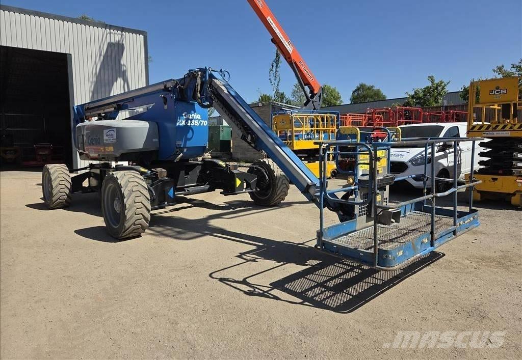 Genie ZX 135/70 Колінчаті підйомники