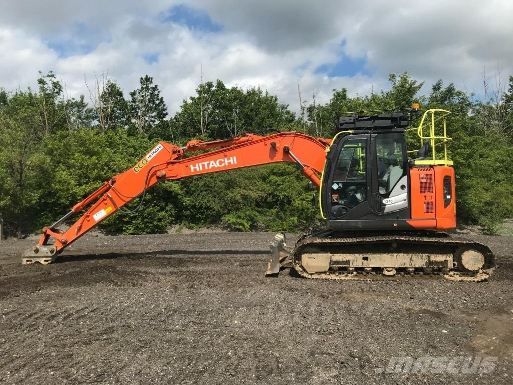 Hitachi ZX 135 US-6 Гусеничні екскаватори