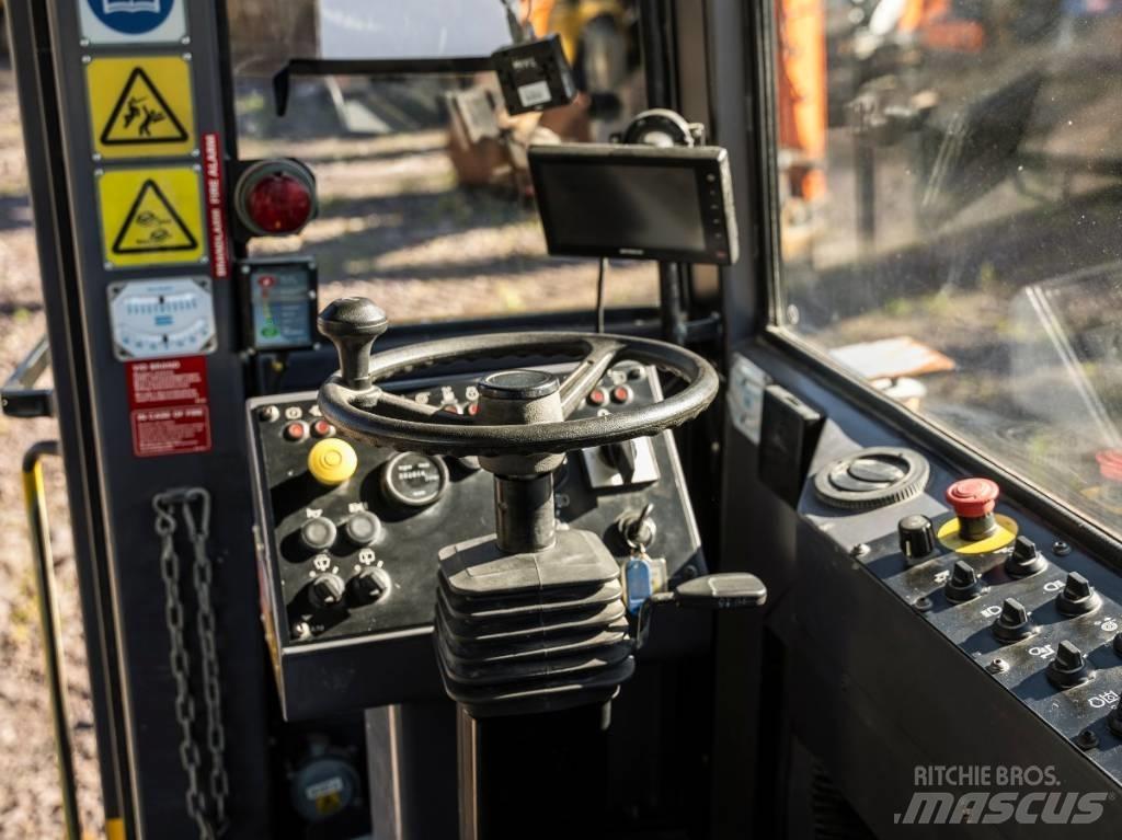 Atlas Copco XE3 C30 Тунельні бури