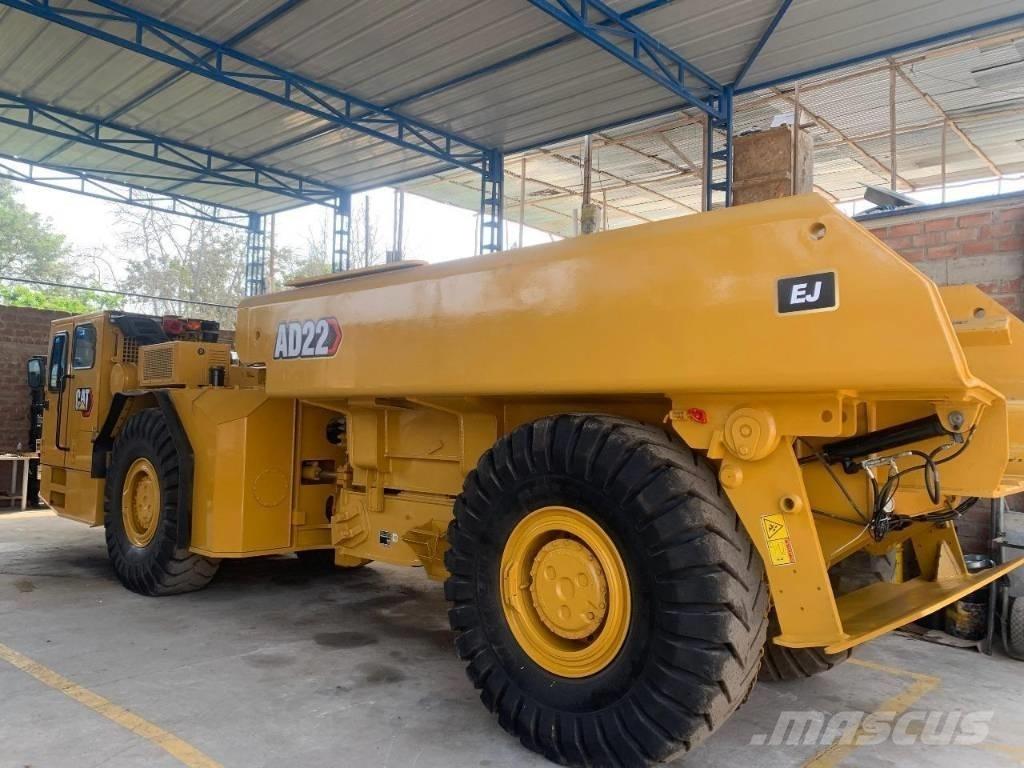 CAT AD 22 Самоскиди