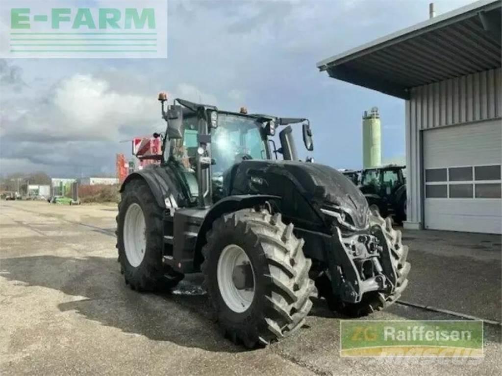 Valtra q245 Трактори