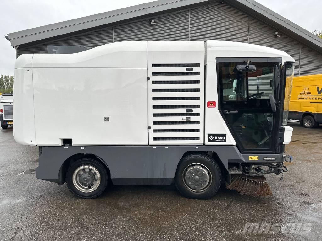 Ravo 540ST Підмітальні машини