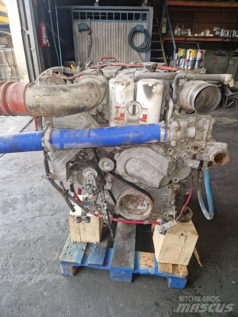 Liebherr D934S A4 Двигуни