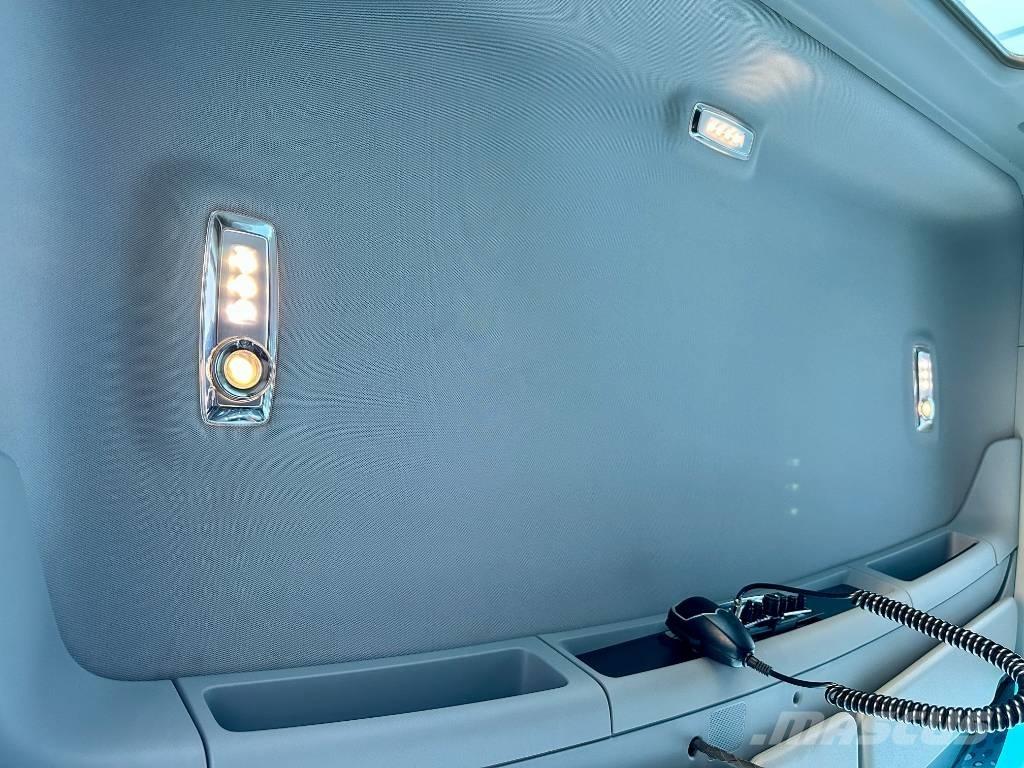 Kenworth T880 Тягачі