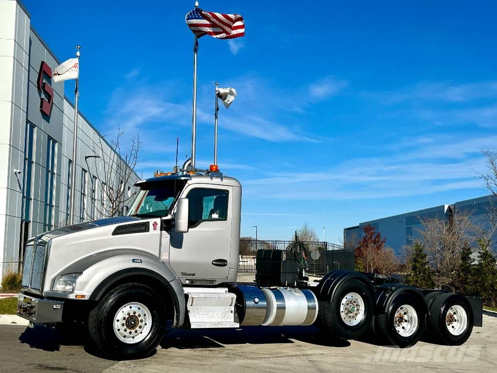 Kenworth T880 Тягачі