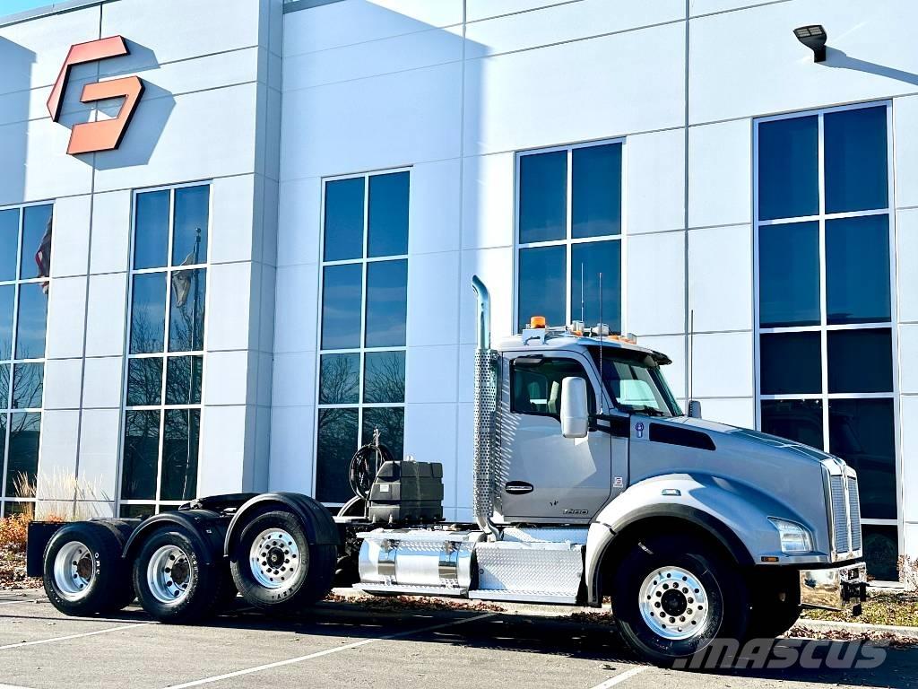 Kenworth T880 Тягачі
