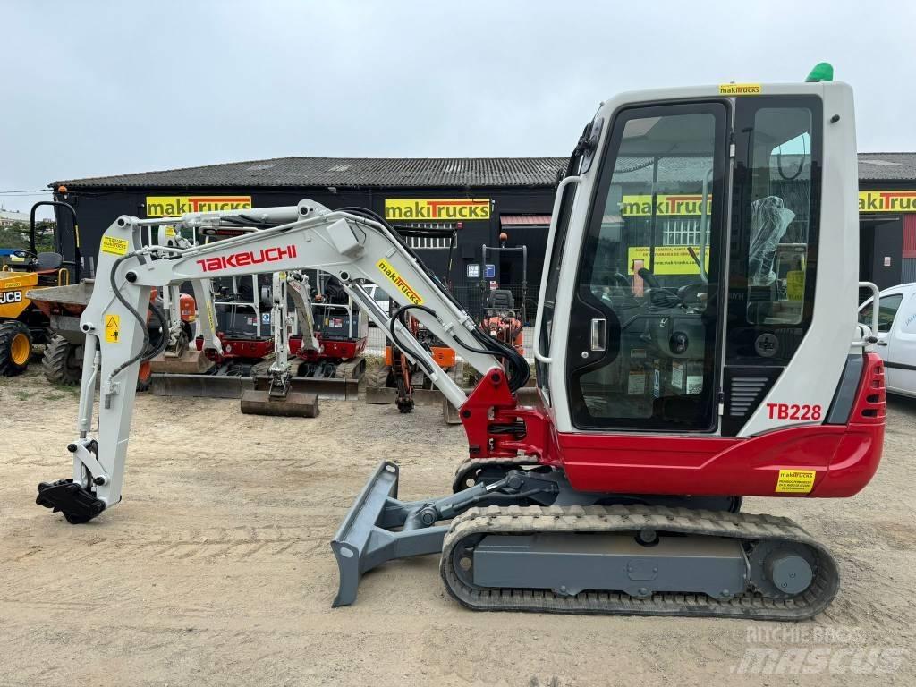 Takeuchi TB228 Міні-екскаватори < 7т