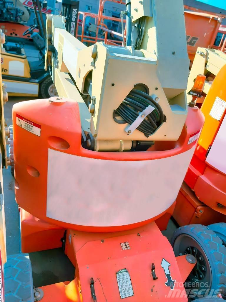 JLG E 450 A Колінчаті підйомники