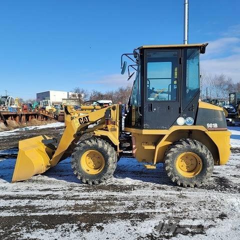 CAT 901B Фронтальні навантажувачі