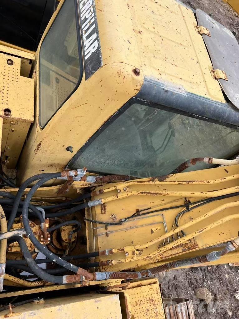 CAT 320 C Гусеничні екскаватори