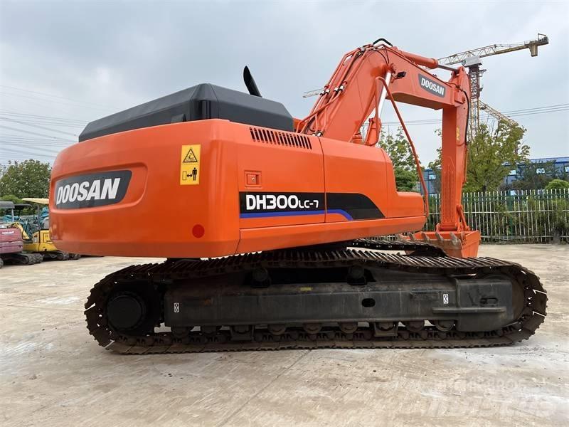 Doosan 300 Гусеничні екскаватори