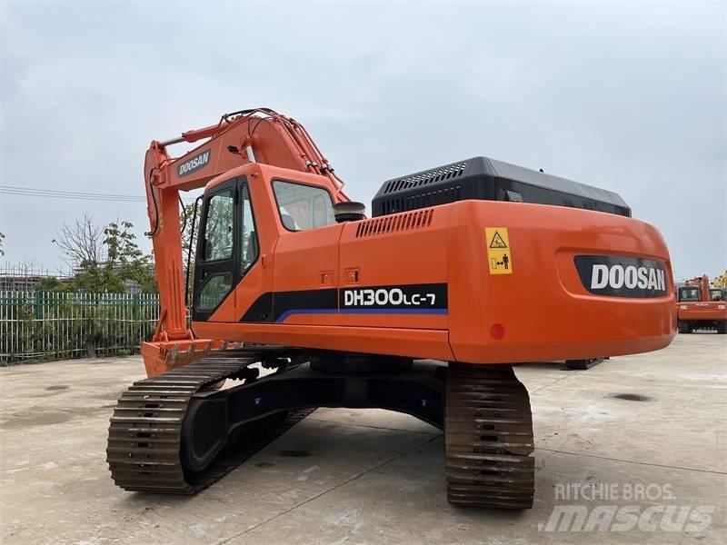 Doosan 300 Гусеничні екскаватори
