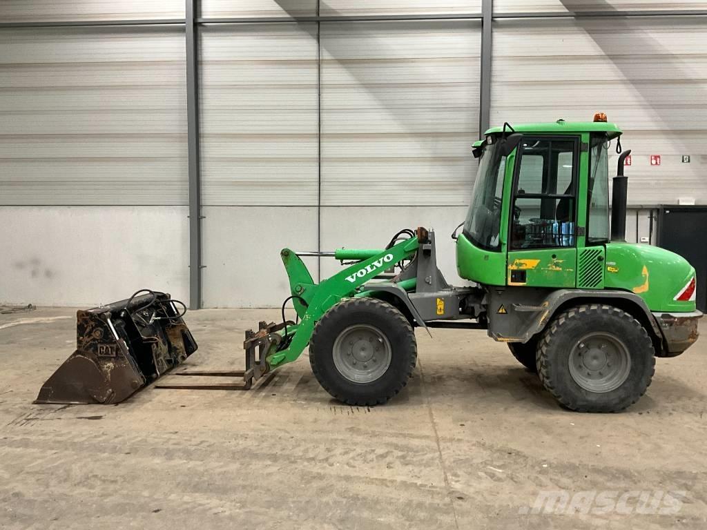 Volvo L 30 B-Z/X Фронтальні навантажувачі