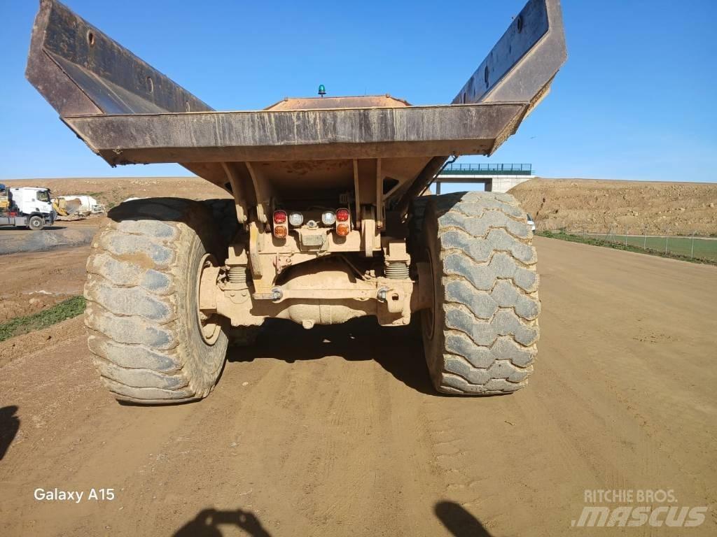 CAT 745 Зчленовані самоскиди
