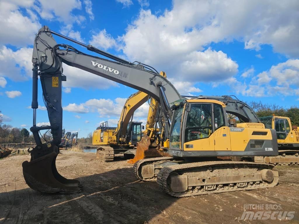 Volvo EC 220 DL Гусеничні екскаватори