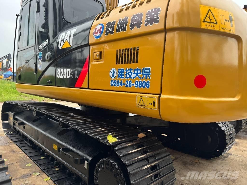CAT 323D2 Гусеничні екскаватори